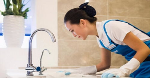 家政公司如何通過社區合作實現年收入超百萬